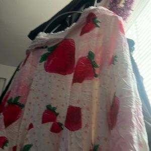Strawberry shortcake, blanket pull over